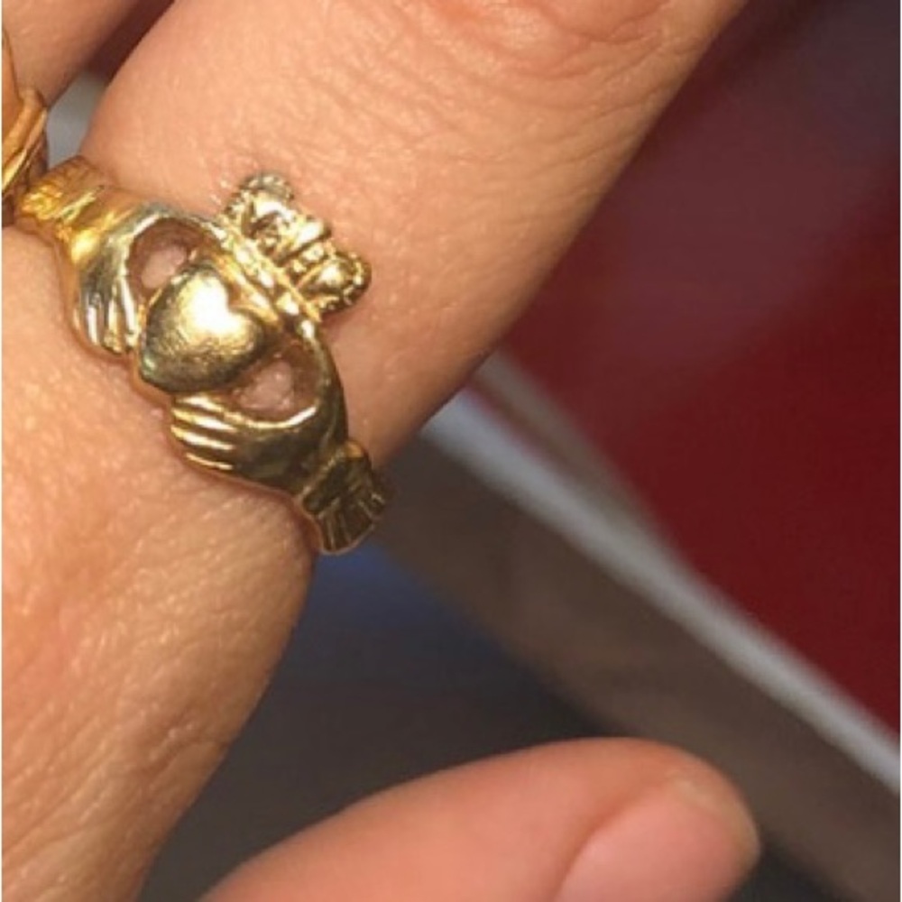 14k yellow gold claughdah ring
